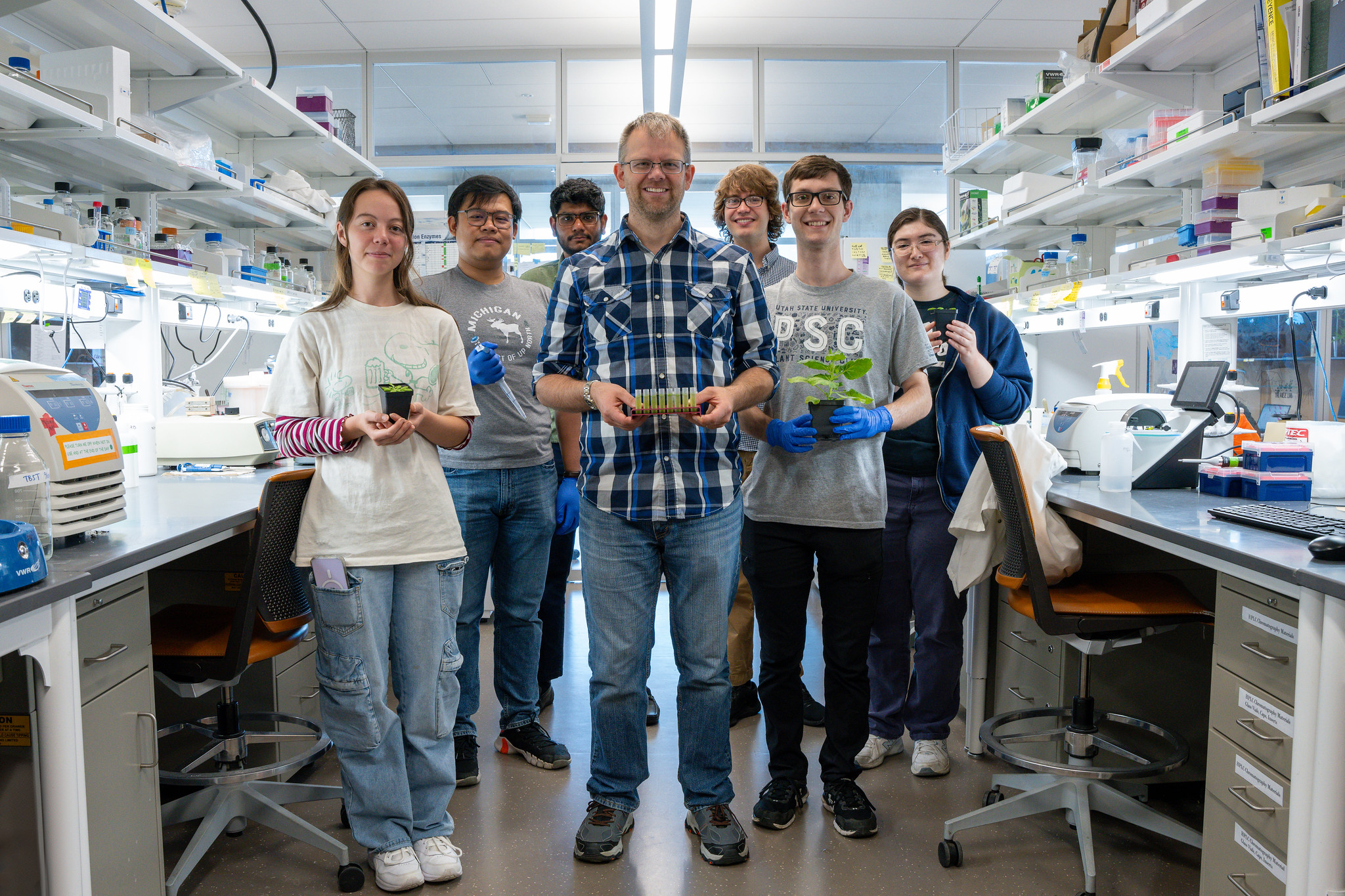 Peter Lundquist and his lab members